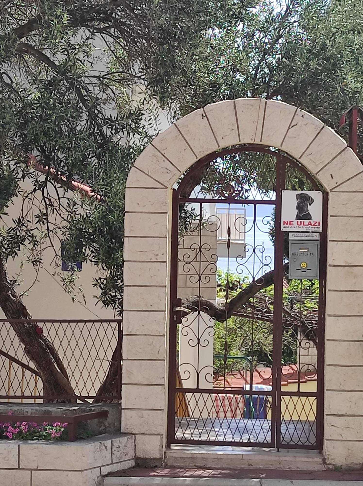 Apartment Topic Baška Voda Eksteriør bilde